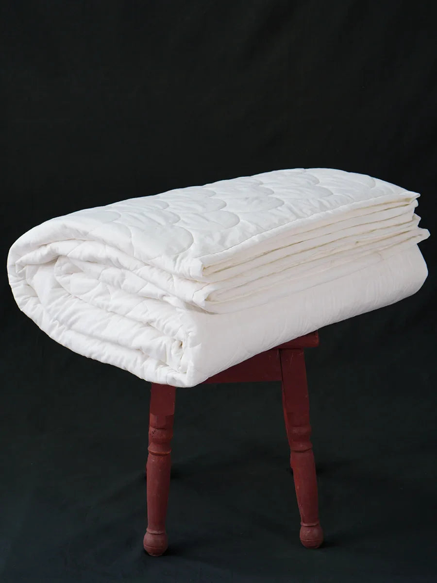 White Beli Organic Muslin Comforter