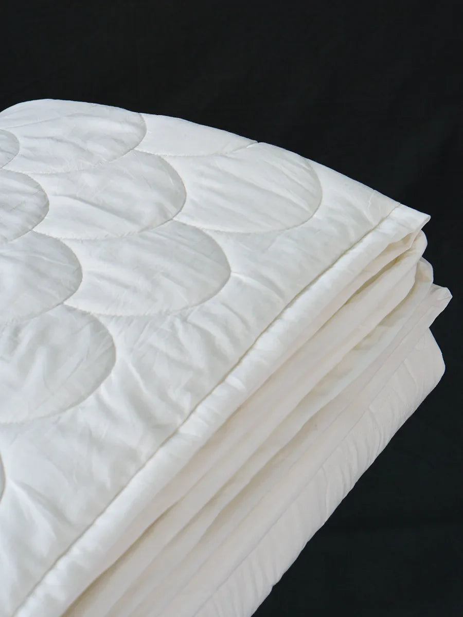 White Beli Organic Muslin Comforter