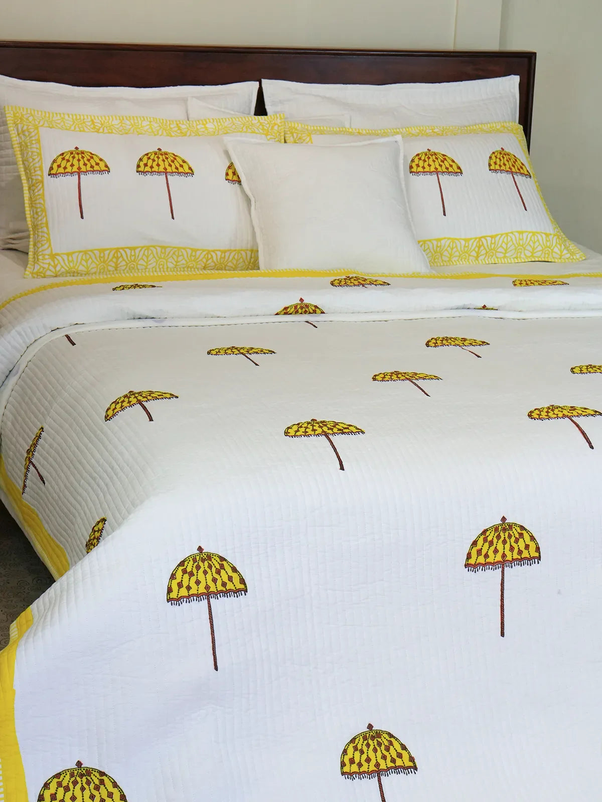 Yellow Umbrella Cotton Bedspread