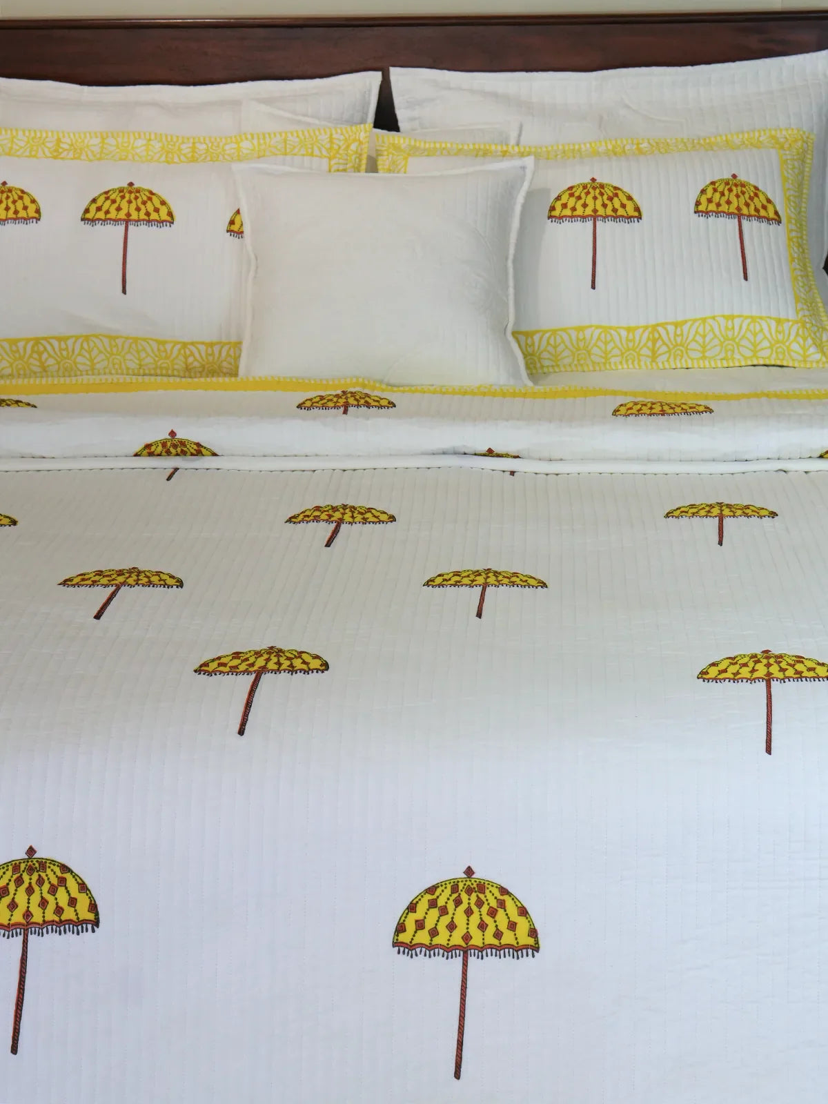 Yellow Umbrella Cotton Bedspread
