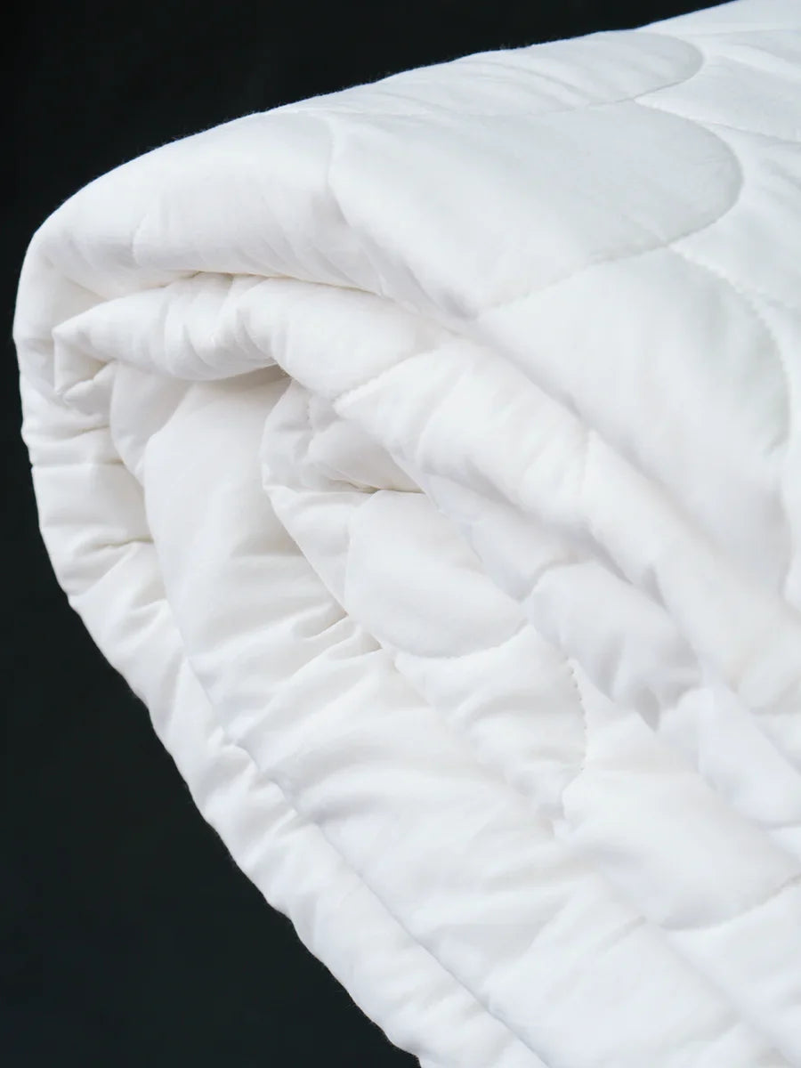 White Beli Organic Muslin Comforter
