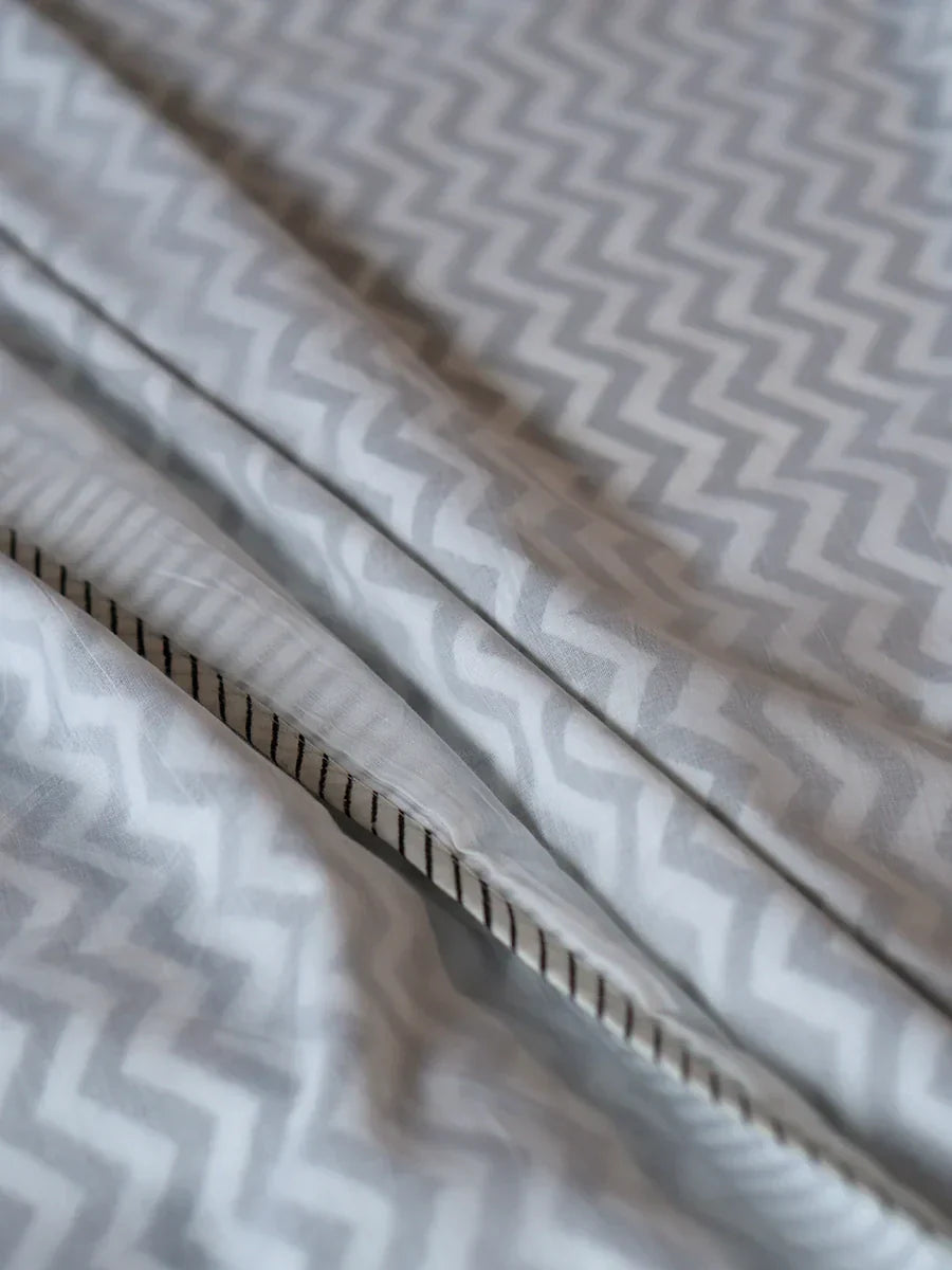 Wavey organic muslin dohar — lightweight hand block printed blanket