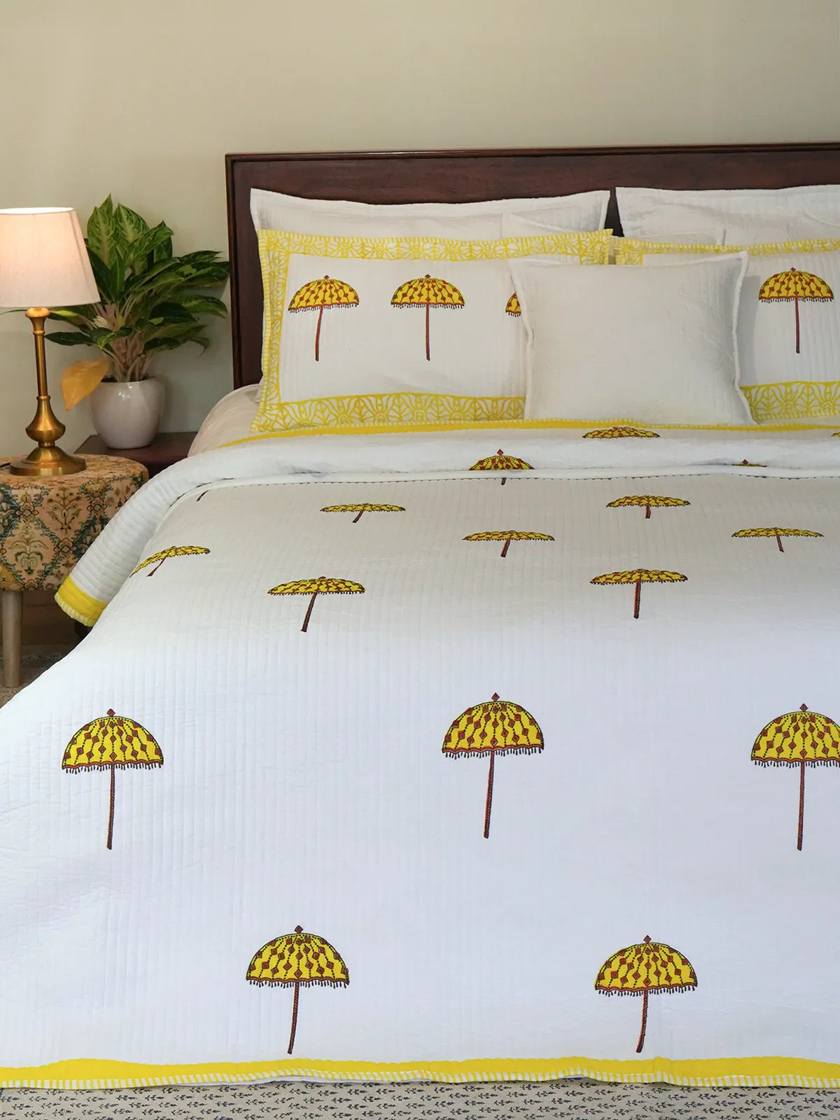 Yellow Umbrella Cotton Bedspread