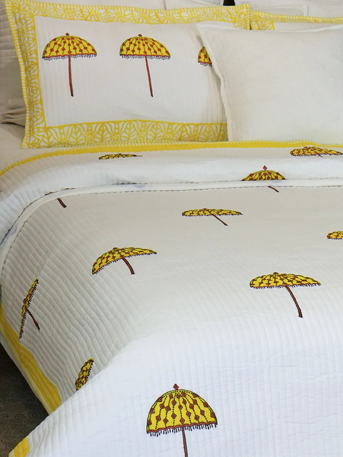Yellow Umbrella Cotton Bedspread